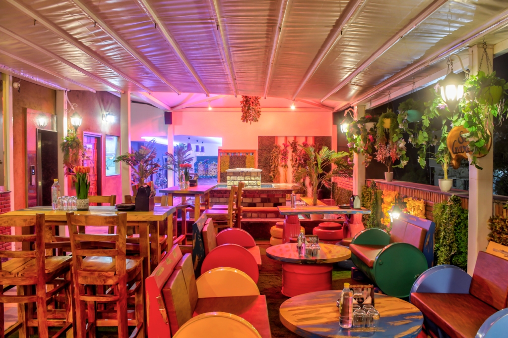 Restaurant in Sahastradhara Road